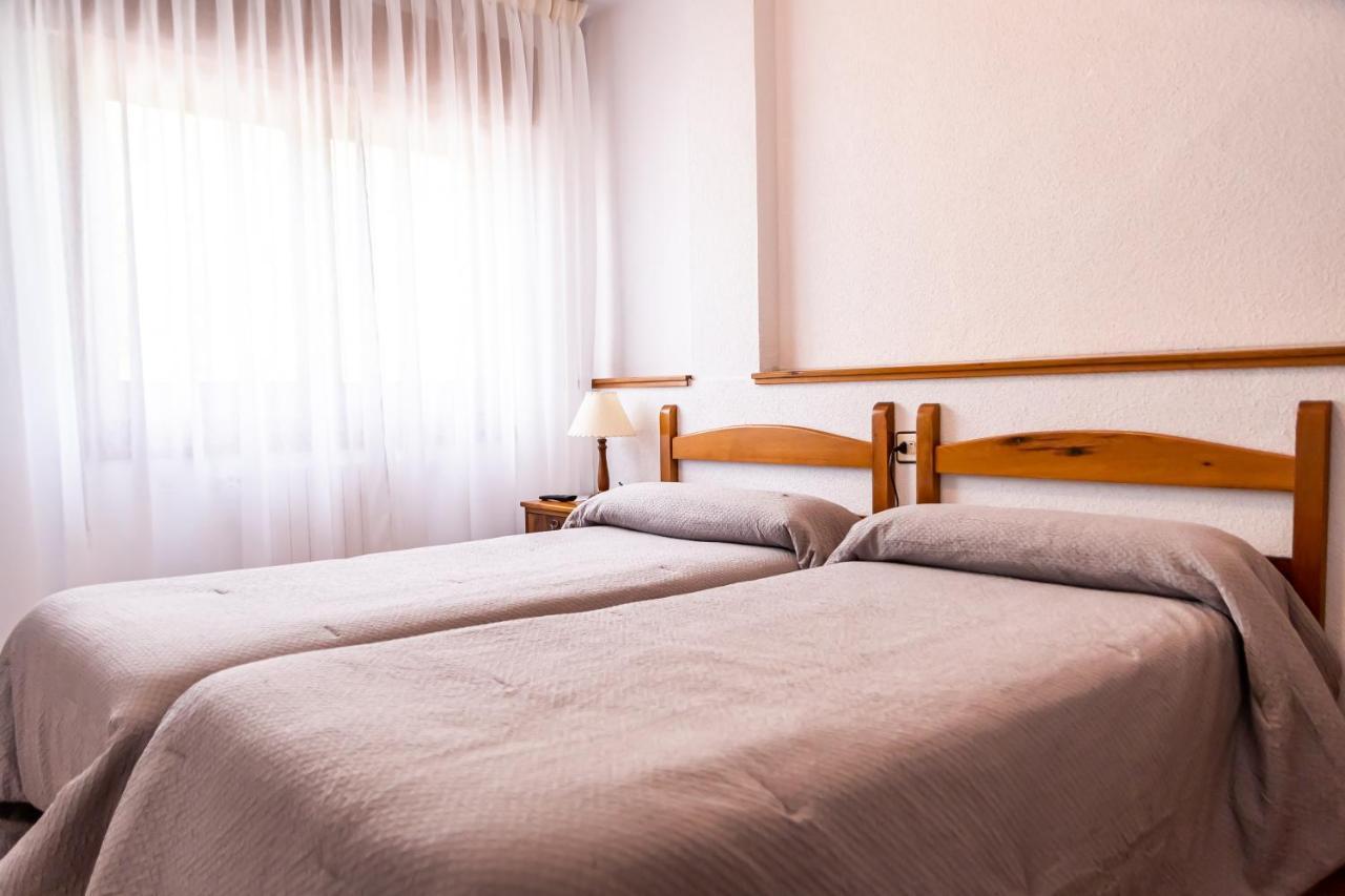 Hostal Restaurante Ventasierra Valdoré エクステリア 写真