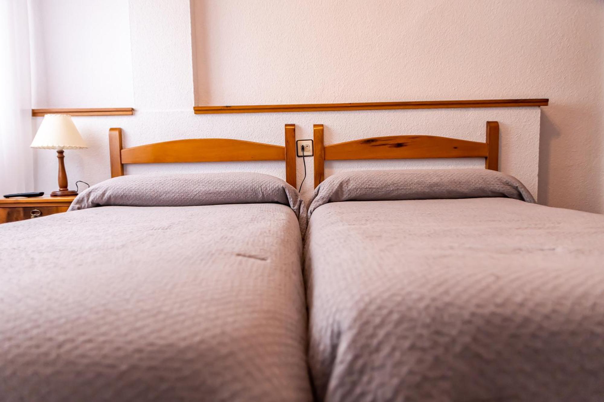 Hostal Restaurante Ventasierra Valdoré エクステリア 写真